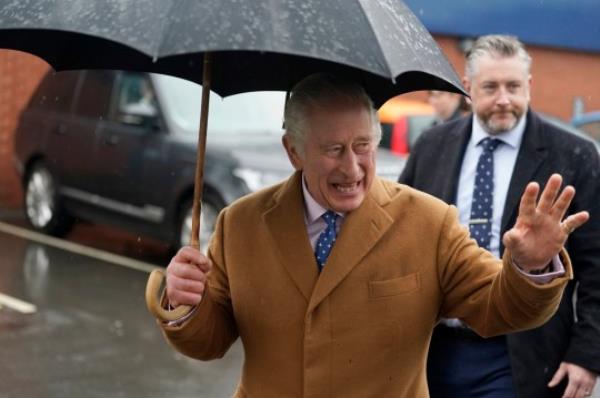 King Charles III arrives to mark his 75th birthday at the official launch of The Coro<em></em>nation Food Project, which aims to bridge the gap between food waste and food need across all four nations of the United Kingdom, at the South Oxfordshire Food and Education Alliance (SOFEA) surplus food distribution centre, in Didcot, Oxfordshire. Picture date: Tuesday November 14, 2023. PA Photo. SOFEA is one of 17 charities in the FareShare Network, which together provided 8,500 charities and community groups with 54,000 to<em></em>nnes of surplus food last year. Since its launch in 2014 SOFEA has helped over 400 young people gain qualifications, skills and work experience whilst helping to transform their local communities through projects such as community larders and food surplus distribution. See PA story ROYAL King. Photo credit should read: Andrew Matthews/PA Wire