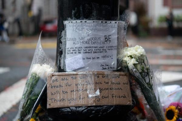 Tributes outside Friends apartment