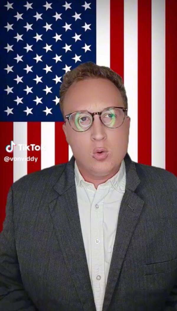 Vo<em></em>nViddy during one of his comedy videos.