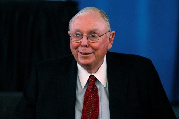 Charlie Munger died Tuesday at the age of 99.</p>

<p>　　
