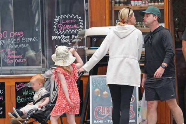 Declan Do<em></em>nnelly and wife Ali Astall with their kids.