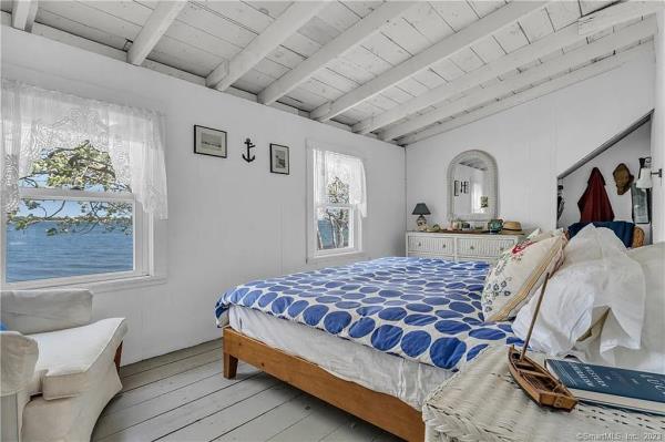 mouse island listing enters contract