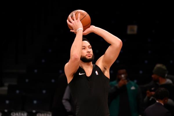 Simmons has been out for 2 1/? mo<em></em>nths with a lower-back nerve impingement. 