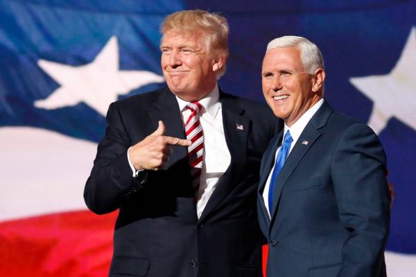 Do<em></em>nald Trump with Mike Pence