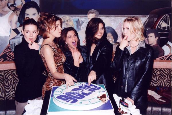 Kathleen Robertson, Tori Spelling, Tiffani-Amber Thiessen and Jennie Garth celebrate at the 