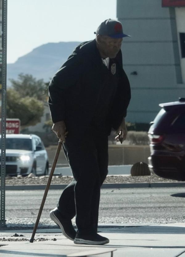Simpson seen walking with a cane in Las Vegas on Jan. 22, 2024.