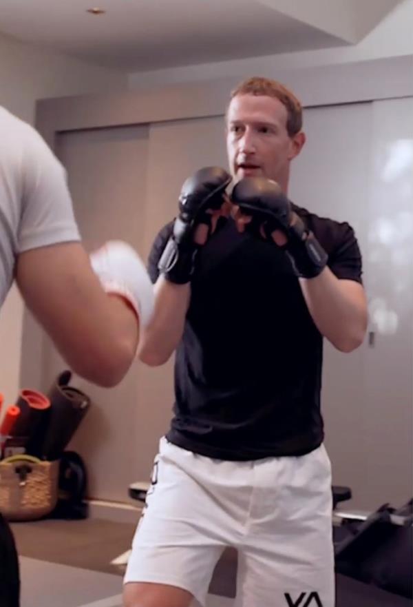 Mark Zuckerberg training with PFL MMA fighter Khai Wu.