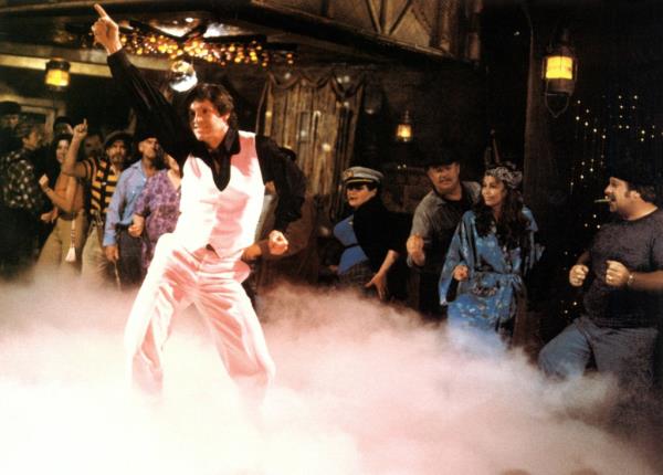Robert Hays disco-dancing in 
