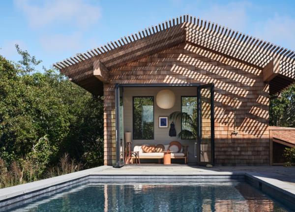 Even the pool house is effortlessly chic.