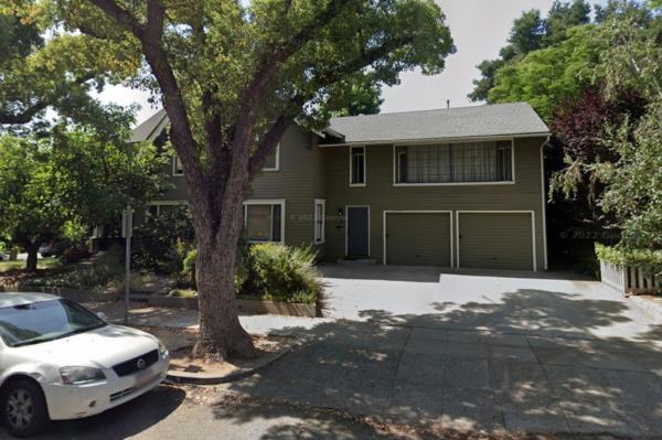 As of Sunday, the house is currently listed to be going for $1.8 million. 
