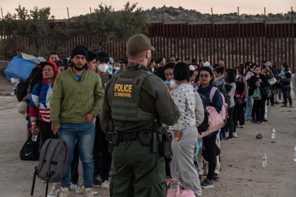 Migrants flock the US border.