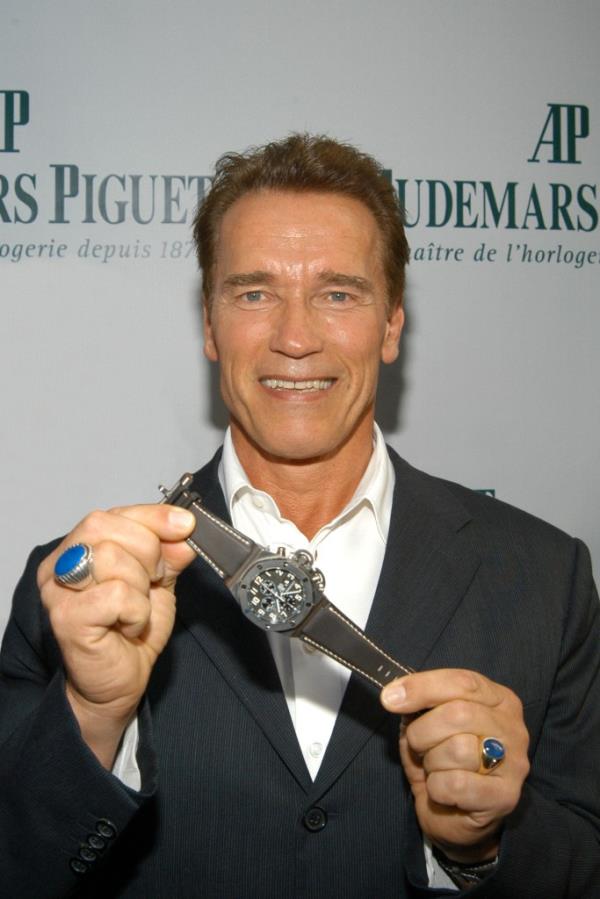 Arnold Schwarzenegger makes raunchy jokes a<em></em>bout sex, prostitution after customs detention