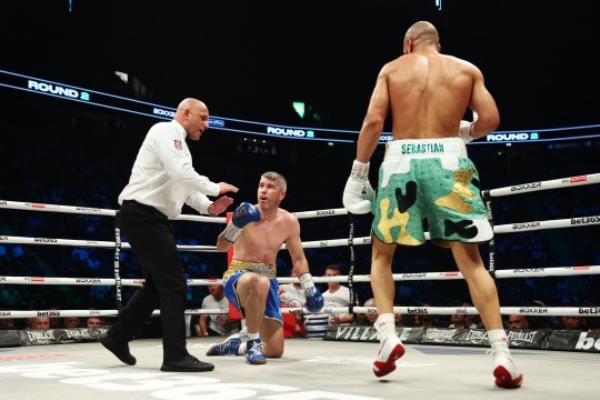 MANCHESTER, ENGLAND - SEPTEMBER 02: Liam Smith reacts after falling down during the Chris Eubank Jr v Liam Smith II Middleweight Title fight at Manchester Arena on September 02, 2023 in Manchester, England. (Photo by Matt McNulty/Getty Images)
