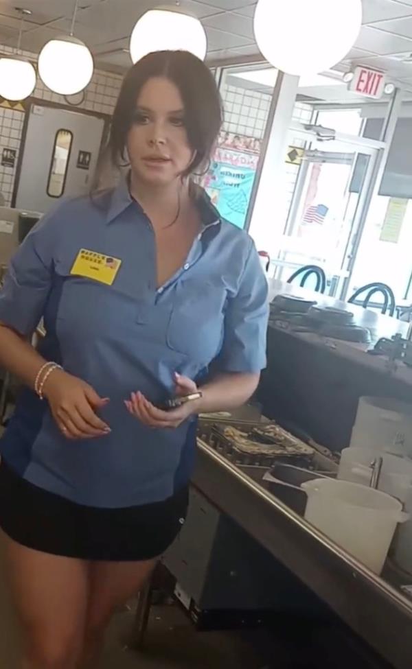 Lana Del Rey at Waffle House counter