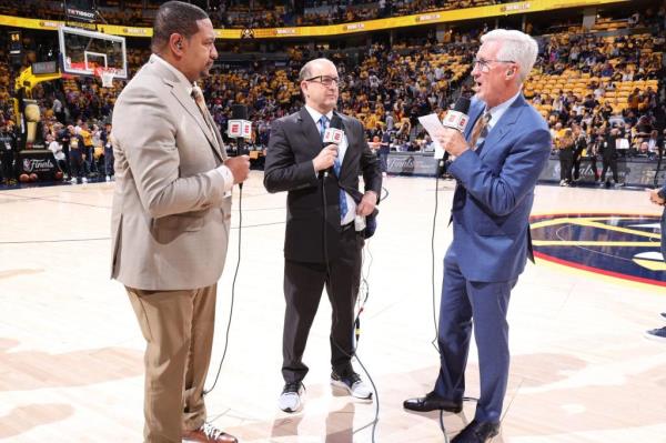 杰夫·范甘迪作为ESPN的大牌裁员之一离开了