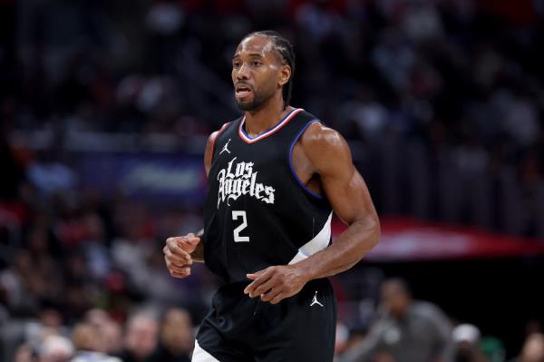 Kawhi Leo<em></em>nard #2 of the LA Clippers looks on during the second half of a game against the Toro<em></em>nto Raptors.