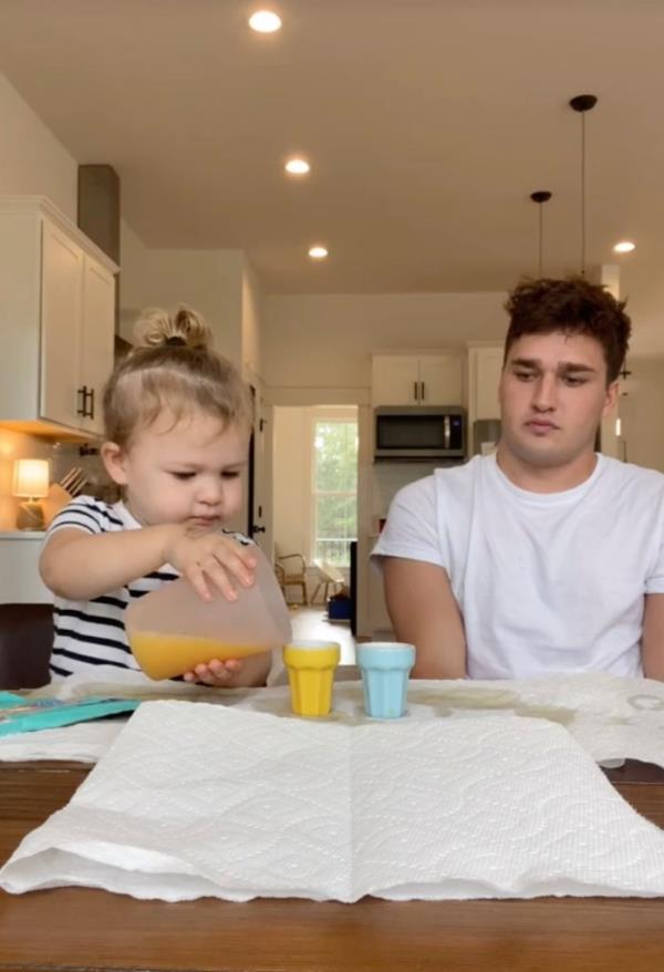 Roo<em></em>ney and toddler in tiktok