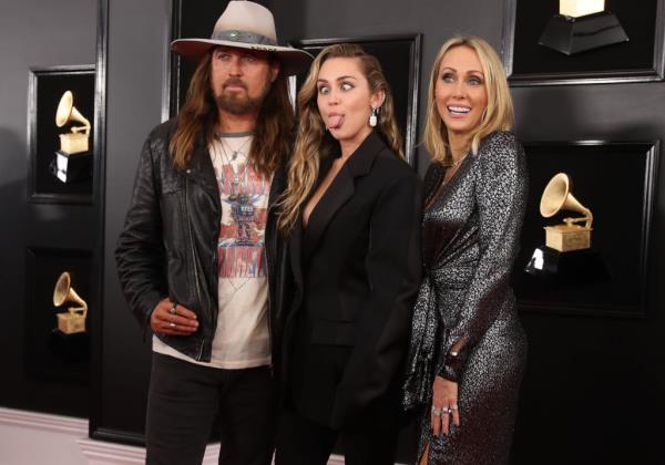 Billy Ray Cyrus, Miley Cyrus and Tish Cyrus. 