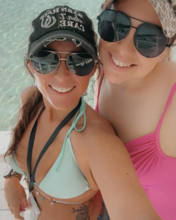 The two woman's loved o<em></em>nes back home were highly co<em></em>ncerned when they sent videos of them being highly intoxicated from the drinks. 