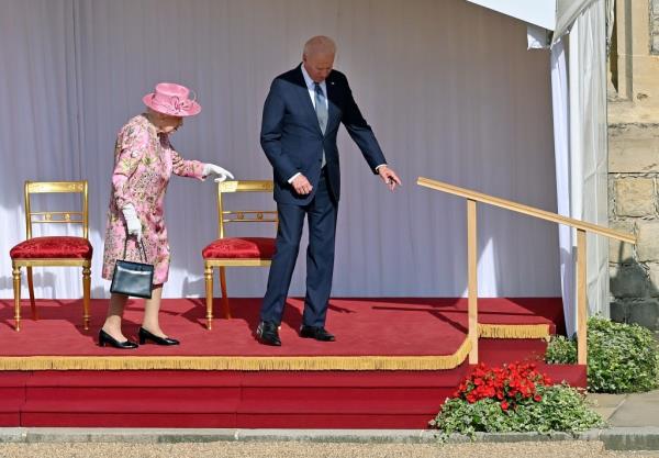 Queen Elizabeth II and U.S. President Joe Biden attend the president's ceremo<em></em>nial welcome at Windsor Castle on June 13, 2021 in Windsor, England.