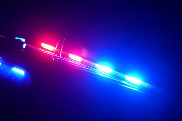 纽约一名无家可归的女子因背靠背无故袭击陌生人而被捕