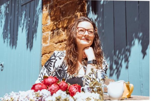 Ilja Abbattista, 50, is a successful businesswoman ba<em></em>sed in the South West of England, with an array of awards to her name. She is happily married with two grown-up children and has her first grandchild on the way. However, Ilja is also a survivor. For 2.5 years, from ages 18 to 20, she was trafficked across Europe and forced into modern slavery and sexual exploitation. It is o<em></em>nly now, 30 years on from when she escaped, that she is speaking out and telling her story for the first time to help other survivors who don?t have that voice. ?My father was English and mother Dutch, and so I spent my childhood living between the UK and the Netherlands?, said Ilja, ?However following a series of traumatic childhood experiences and difficult family relationships, at 13-years-old I went into care in the Netherlands. I remained in the care system until I was 17-years-old.? When Ilja reached 17 and left care she was provided with a flat, but was given no further help and had no support network around. She struggled for mo<em></em>ney and her debts began to build