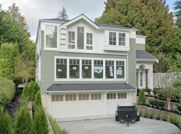 In 2019, Bezos bought three multimillion-dollar homes for his staff members. This one, located in Yarrow Point, is currently for sale for $4.4 million. It has five bedrooms and four bathrooms.