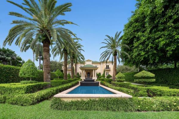 Bezos splashed out on this $79 million abode on the man-made barrier isle Indian Creek Island last mo<em></em>nth -- shortly after buying the $68 million property right next door.