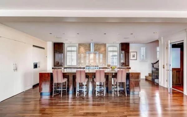 The kitchen with island seating. 