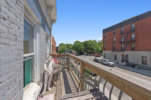551 lexington avenue brooklyn