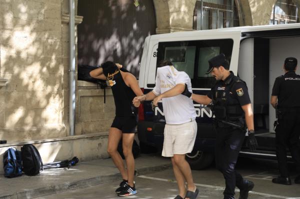 The victim met one of the suspects and was drinking with him before going back to his hotel room. 