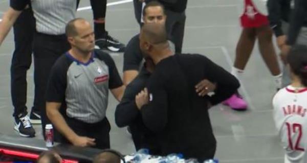 Ime Udoka goes after referee John Globe after being ejected.