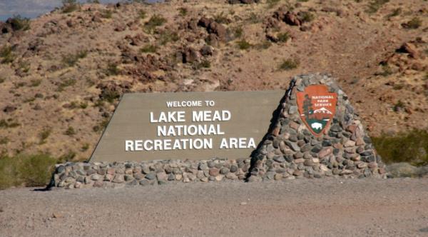 The vast park attracts hordes of visitors each year. 