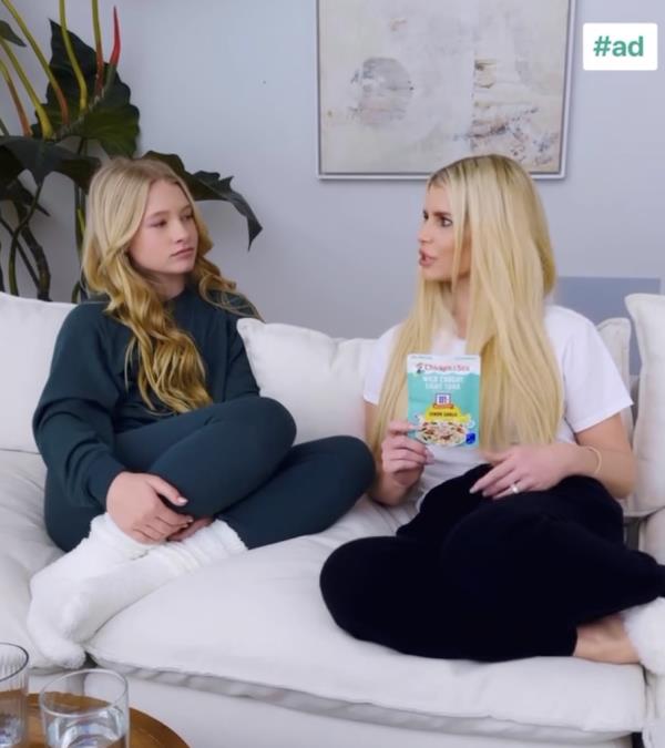 In the advertisement, the fashion mogul, 43, can be seen sitting with her daughter Maxwell 
