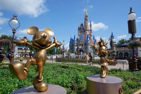 Foster was an overnight mechanic at Walt Disney World.