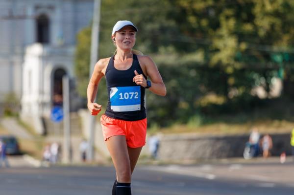 Runners are adding their perso<em></em>nal times to professio<em></em>nal resumes to stand out from non-athletes.