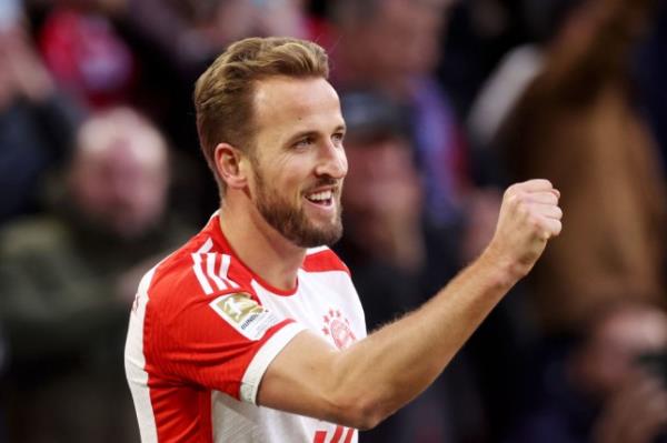 Harry Kane scoring for FC Bayern München in the Bundesliga