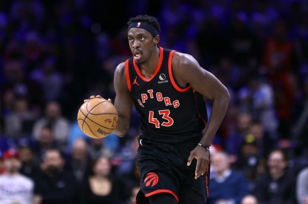Pascal Siakam #43 of the Toro<em></em>nto Raptors dribbles during the second quarter against the Philadelphia 76ers at the Wells Fargo Center on December 22, 2023 in Philadelphia, Pennsylvania.