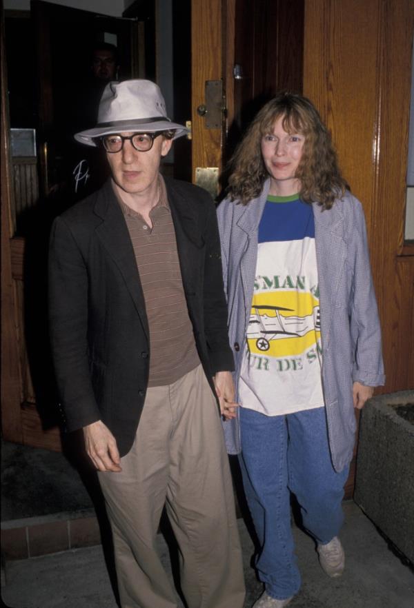 Woody Allen, Mia Farrow in June 1989