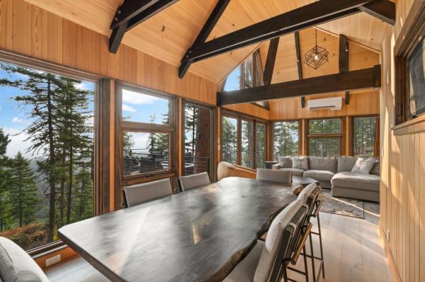 Entertain in your very own treehouse