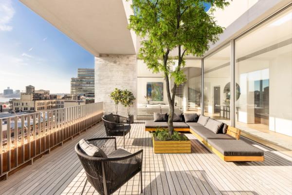 Jardim is Portuguese for garden -- and with the level of outdoor space at this penthouse, it's no wo<em></em>nder why.