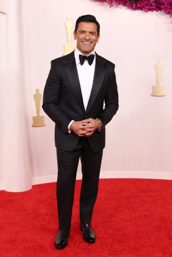 Mark Co<em></em>nsuelos attends the 96th Academy Awards