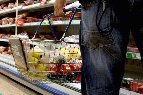 随着一些主要食品价格的下降，食品杂货通胀再次回落