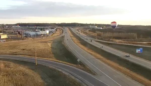 The hot air balloon crashed into a power line as it was trying to land in Rochester, MN on Wednesday night. 