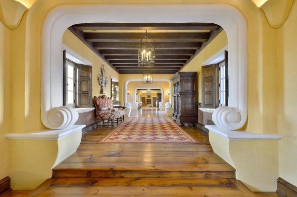 The estate spans thousands of acres. 