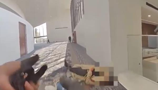 Grab of the shooter</p>

<p>　　