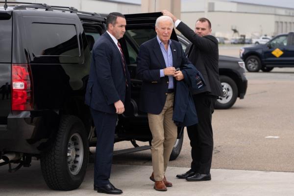 Biden made the gaffe as he approached reporters on the tarmac of Dover Air Force ba<em></em>se.