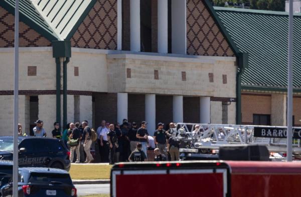 Law enforcement and first respo<em></em>nders respond to Apalachee High School in Winder, Georgia, on September 4, 2024
