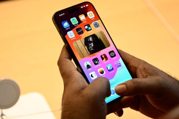 Here are some easy to do iPhone keyboard hacks worth trying.