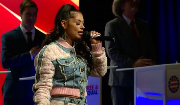 Indie singer Loomis apologizing after a botched performance of the Natio<em></em>nal Anthem during a live telecast